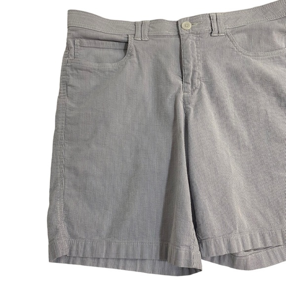 LEE RIDERS Shorts Denim Jean Shorts Light Blue Pin-Striped Size 14 Stretch - Picture 4 of 11
